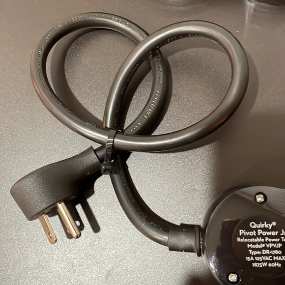 💚 Quirky Pivot Power Jr Power Strip - Picture 7 of 10